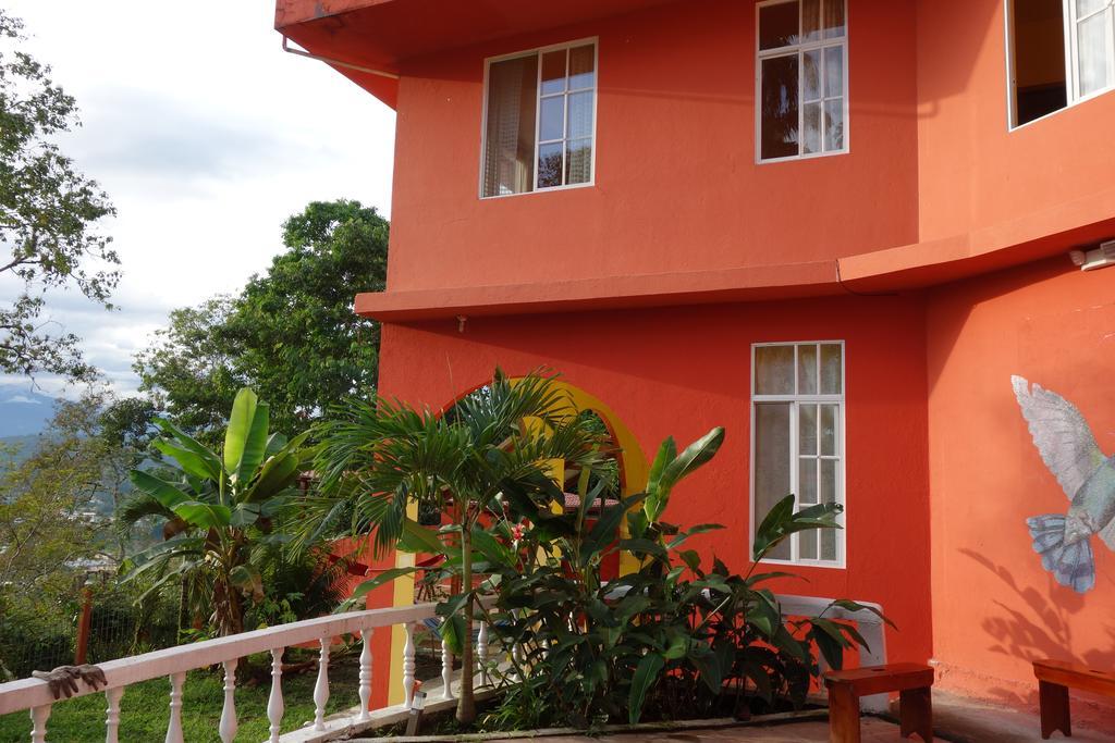 Hostal Tena Naui Exterior photo