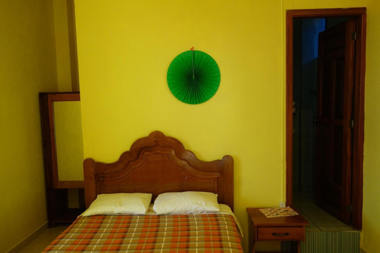 Hostal Tena Naui Exterior photo
