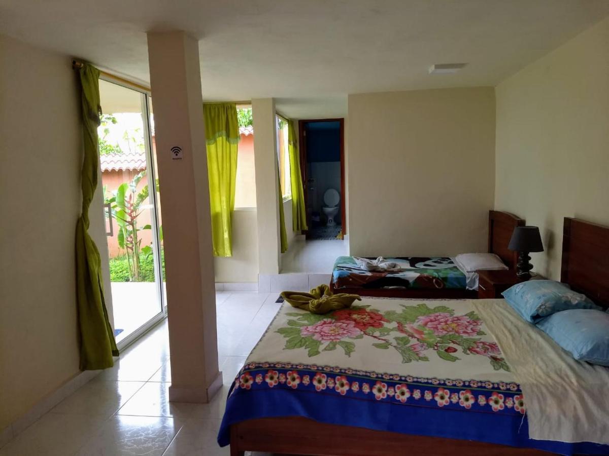Hostal Tena Naui Exterior photo